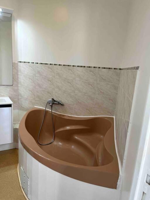 Le Saint Joseph Apartment Chalons en Champagne Luaran gambar