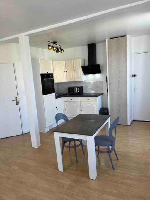 Le Saint Joseph Apartment Chalons en Champagne Luaran gambar